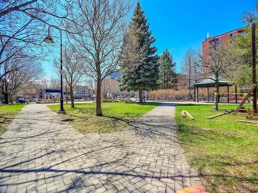 









59Z


Rue Vaudreuil

,
Hull (Gatineau),




QC
J8X2B7

