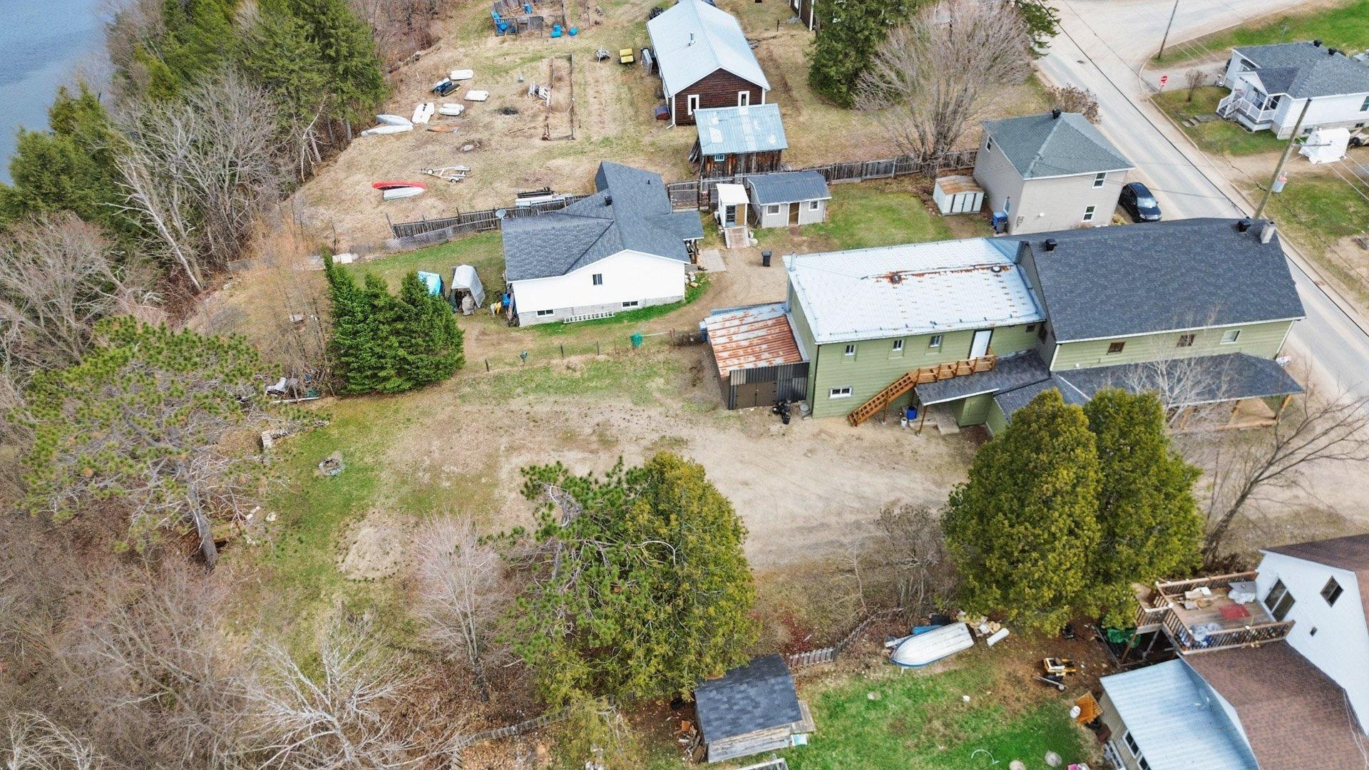 









337


Route des Cantons

,
Saint-Émile-de-Suffolk,




QC
J0V1Y0

