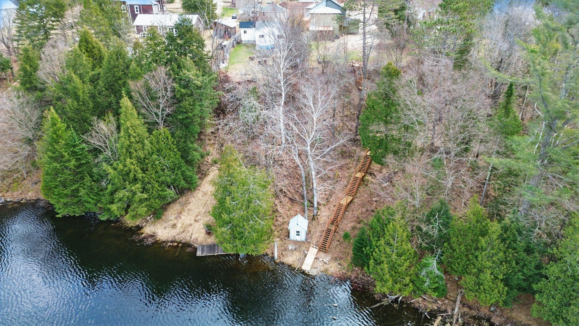 









337


Route des Cantons

,
Saint-Émile-de-Suffolk,




QC
J0V1Y0

