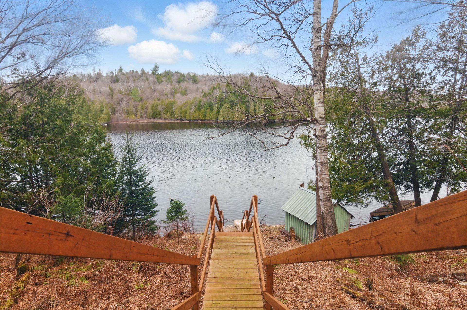 









337


Route des Cantons

,
Saint-Émile-de-Suffolk,




QC
J0V1Y0

