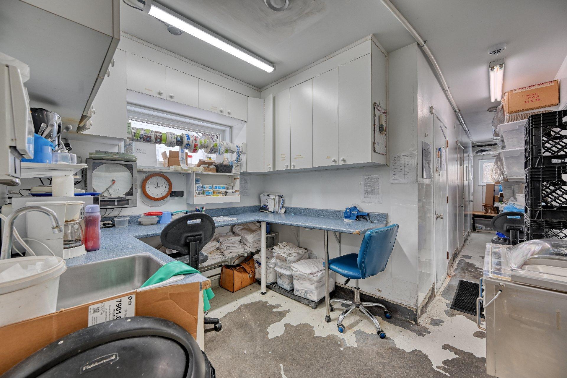 









4740


Boul. des Mille-Îles

,
Laval (Auteuil),




QC
H7J1A1

