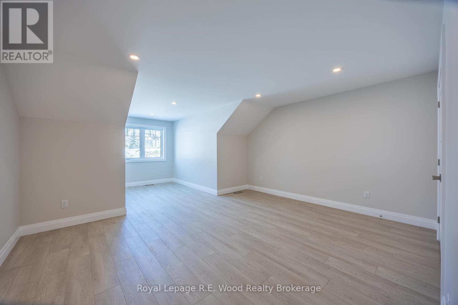 












15 GREENHILL DRIVE

,
Tillsonburg,




Ontario
N4G2K6

