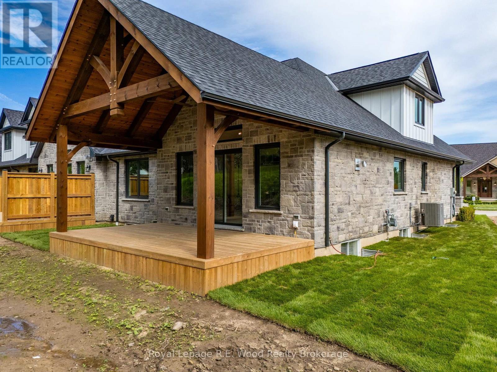 












15 GREENHILL DRIVE

,
Tillsonburg,




Ontario
N4G2K6

