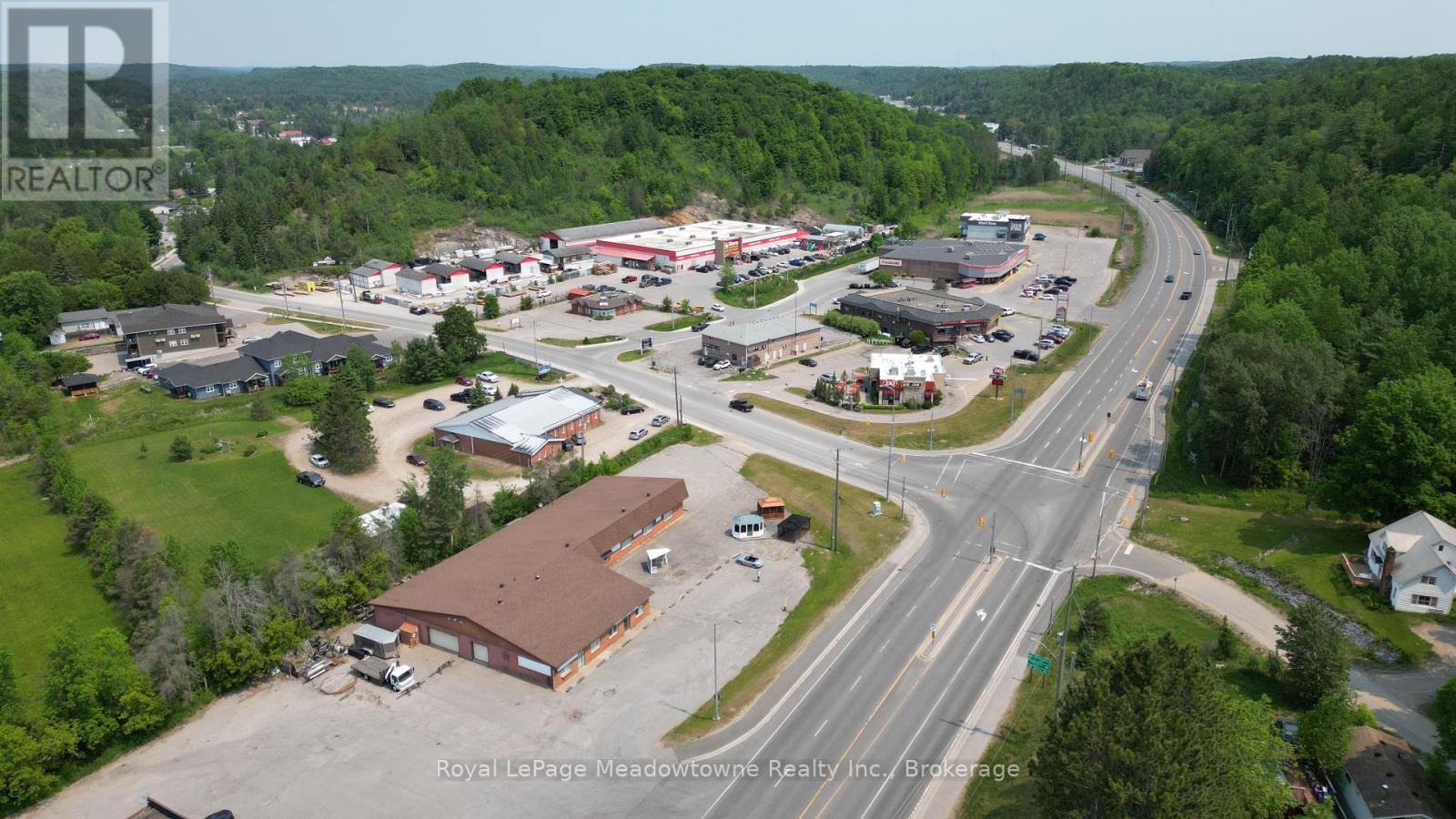 












5 BOBCAYGEON ROAD

,
Minden Hills (Lutterworth),




Ontario
K0M2K0

