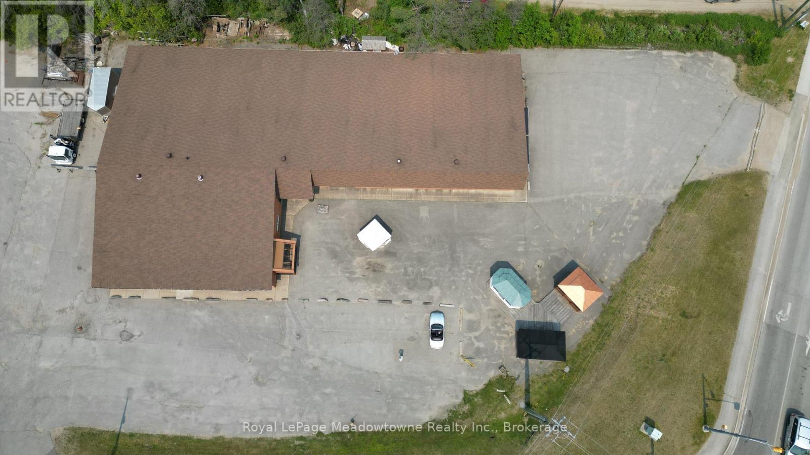 












5 BOBCAYGEON ROAD

,
Minden Hills (Lutterworth),




Ontario
K0M2K0

