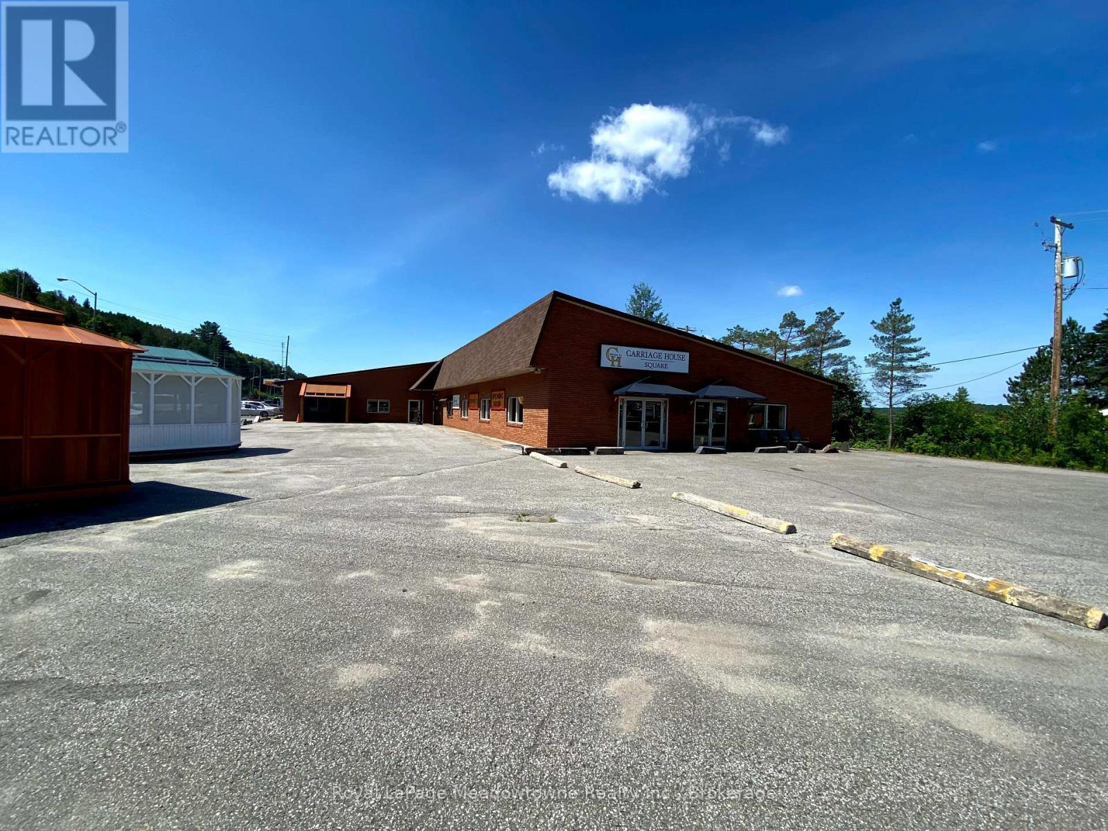 












5 BOBCAYGEON ROAD

,
Minden Hills (Lutterworth),




Ontario
K0M2K0

