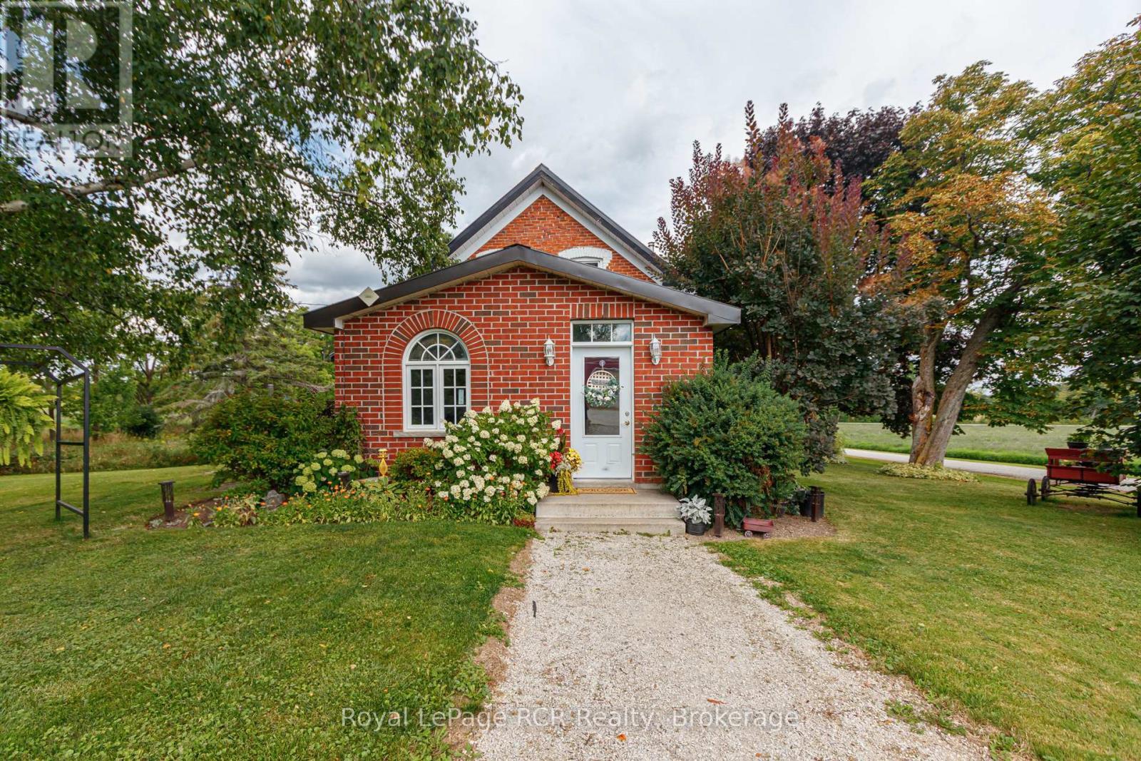 












268 FOX RIDGE ROAD

,
Grey Highlands,







Ontario
N0H1J0

