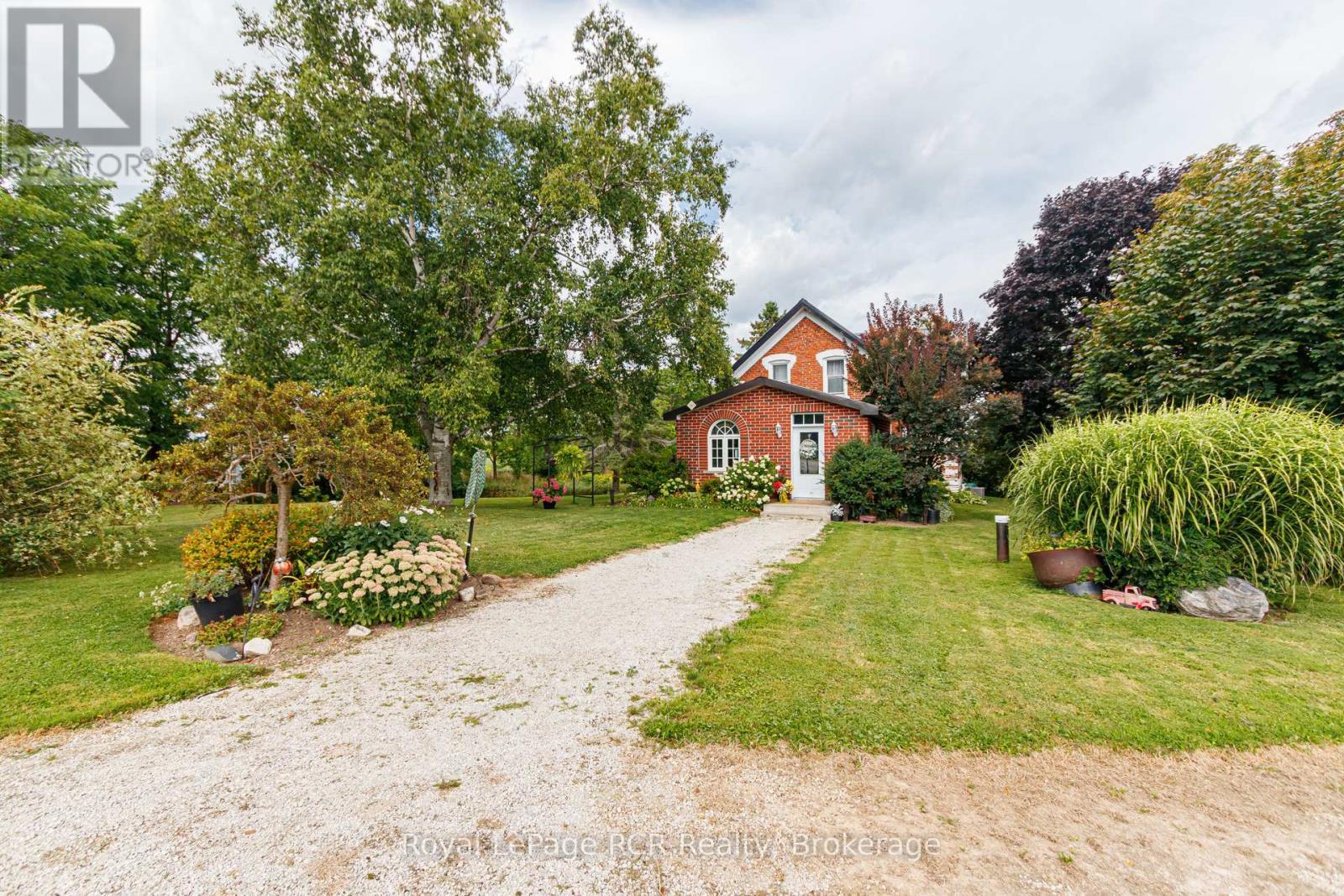 












268 FOX RIDGE ROAD

,
Grey Highlands,







Ontario
N0H1J0

