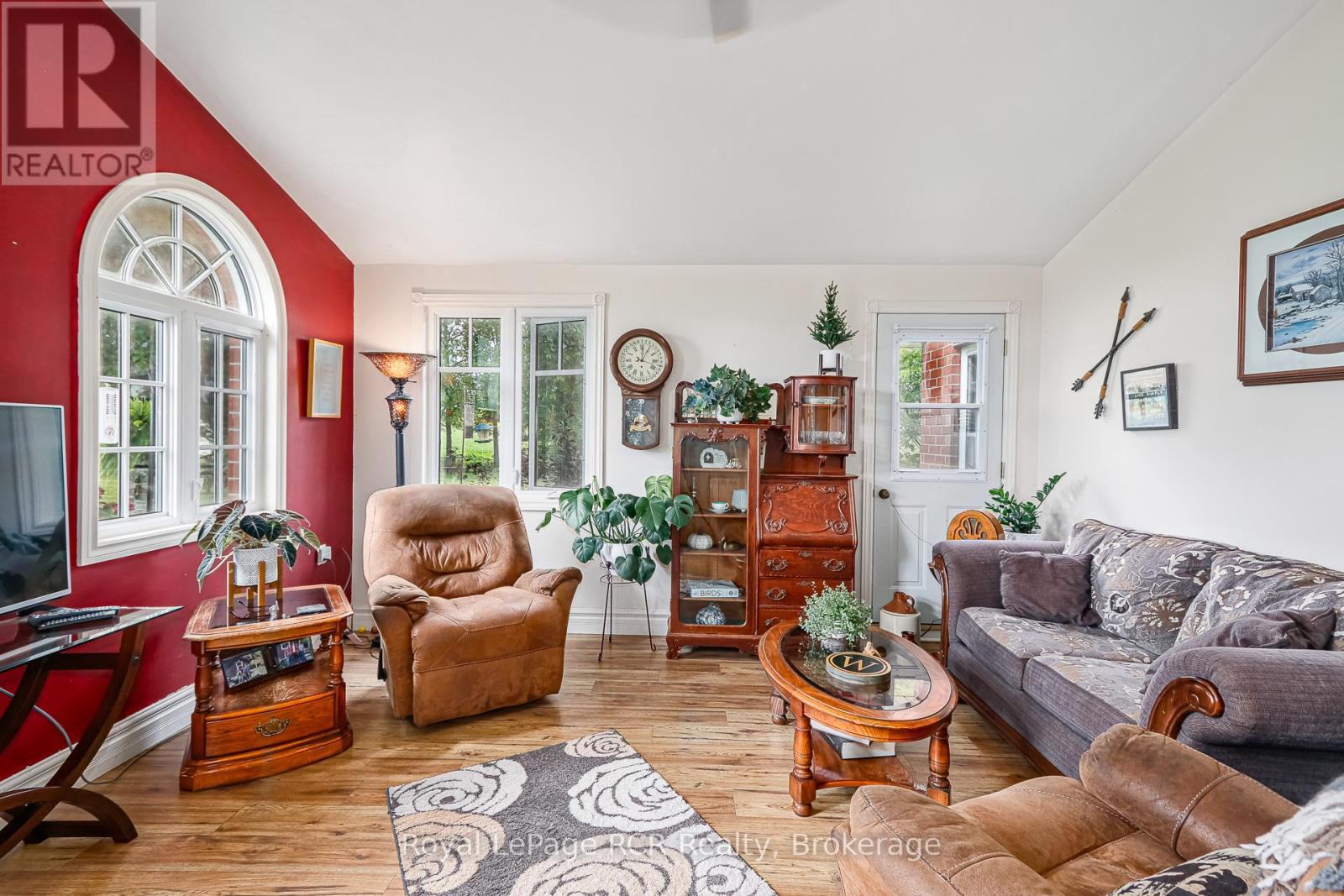 












268 FOX RIDGE ROAD

,
Grey Highlands,







Ontario
N0H1J0

