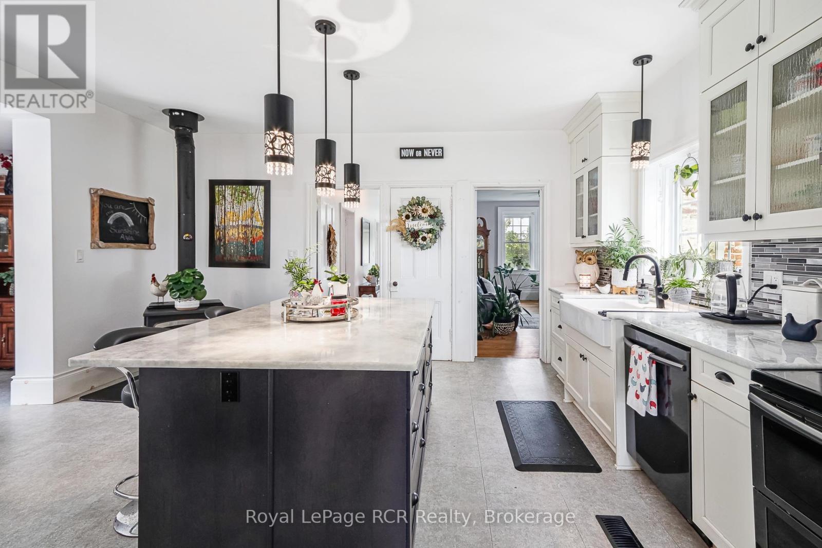 












268 FOX RIDGE ROAD

,
Grey Highlands,







Ontario
N0H1J0

