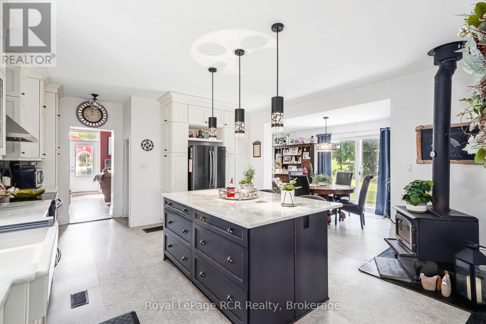 












268 FOX RIDGE ROAD

,
Grey Highlands,







Ontario
N0H1J0


