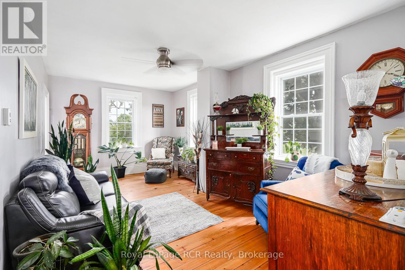 












268 FOX RIDGE ROAD

,
Grey Highlands,







Ontario
N0H1J0

