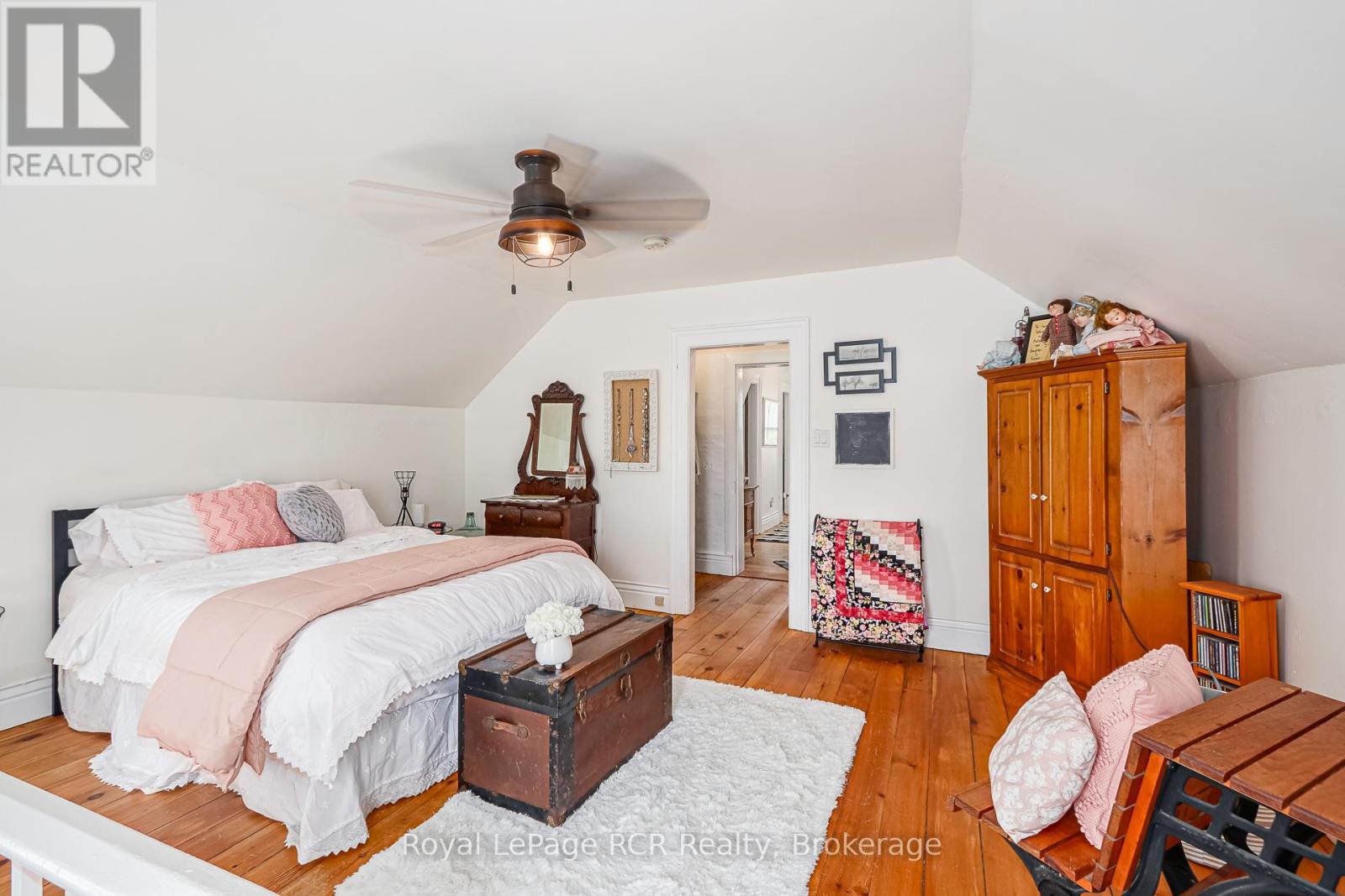 












268 FOX RIDGE ROAD

,
Grey Highlands,







Ontario
N0H1J0

