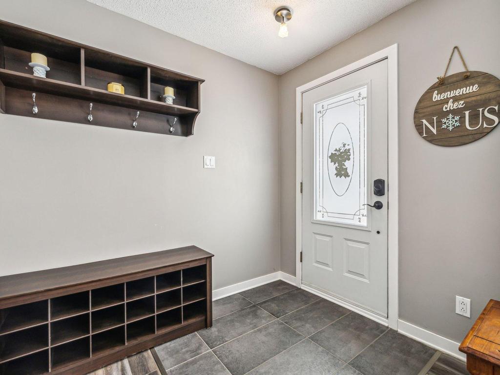 









451


Rue Sylvestre

,
Gatineau (Gatineau),




QC
J8P6E1

