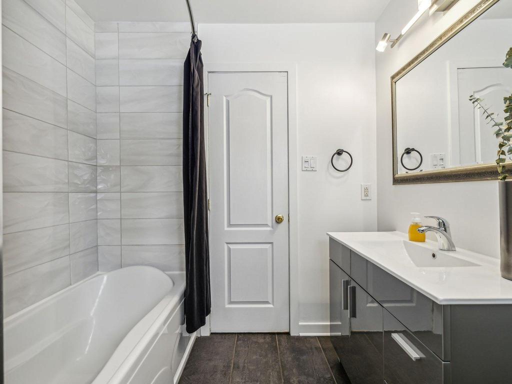 









451


Rue Sylvestre

,
Gatineau (Gatineau),




QC
J8P6E1

