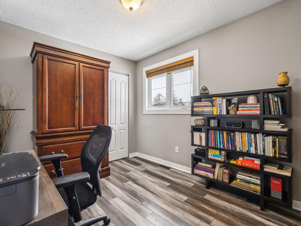 









451


Rue Sylvestre

,
Gatineau (Gatineau),




QC
J8P6E1


