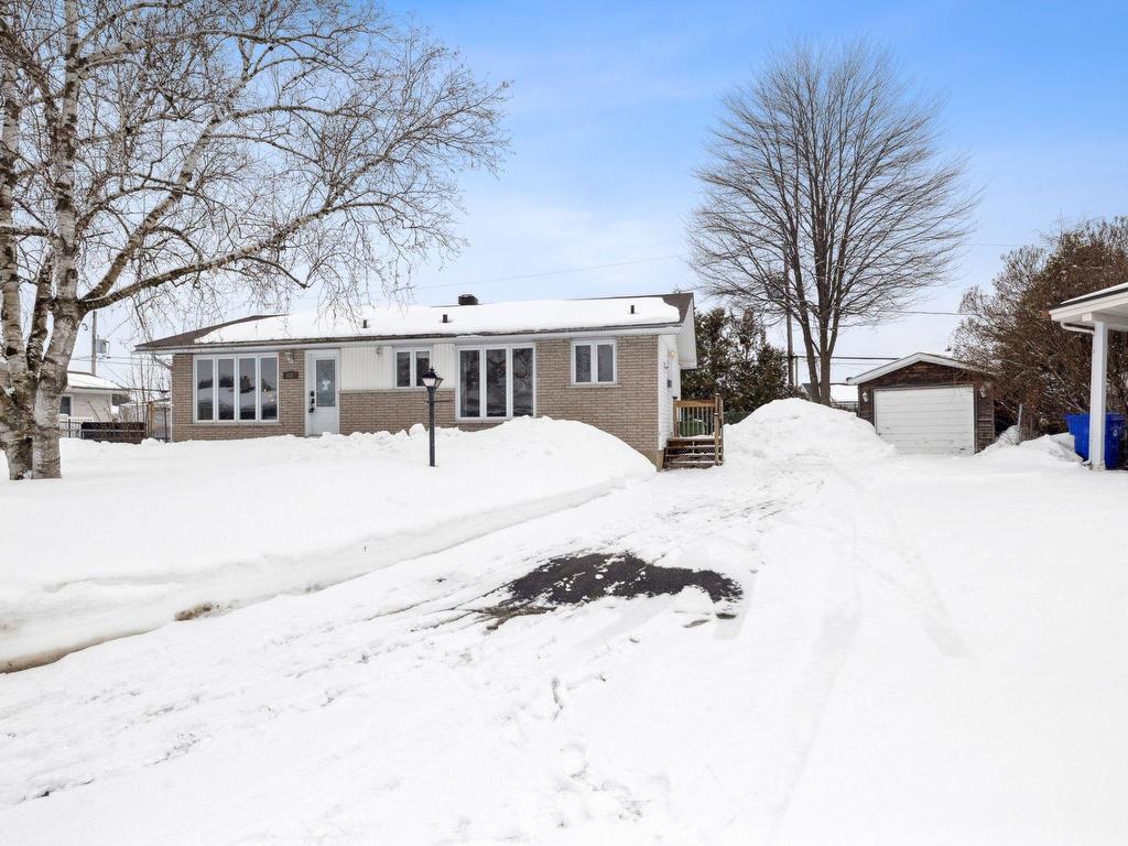 









451


Rue Sylvestre

,
Gatineau (Gatineau),




QC
J8P6E1


