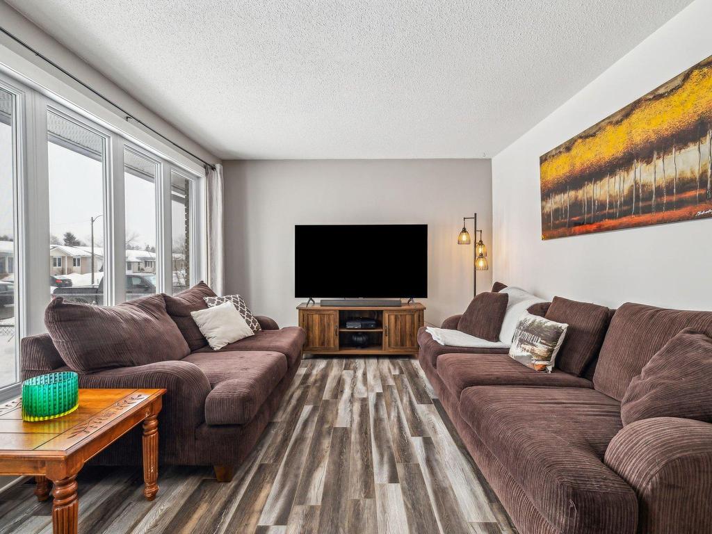 









451


Rue Sylvestre

,
Gatineau (Gatineau),




QC
J8P6E1

