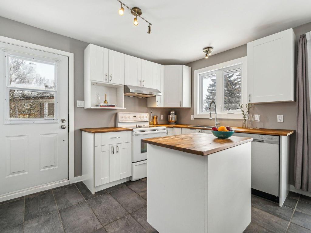 









451


Rue Sylvestre

,
Gatineau (Gatineau),




QC
J8P6E1

