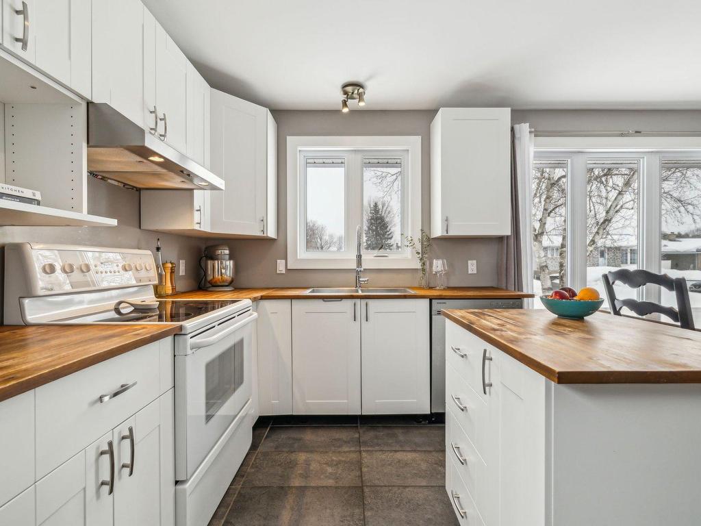 









451


Rue Sylvestre

,
Gatineau (Gatineau),




QC
J8P6E1

