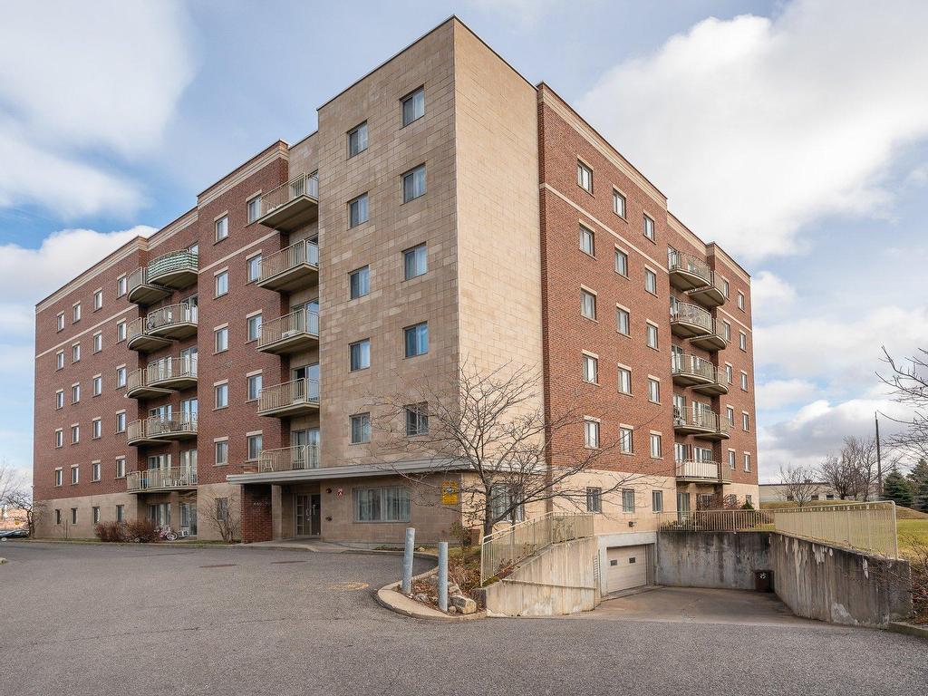 









445


Av. Ste-Croix

, 207,
Montréal (Saint-Laurent),




QC
H4L5P3

