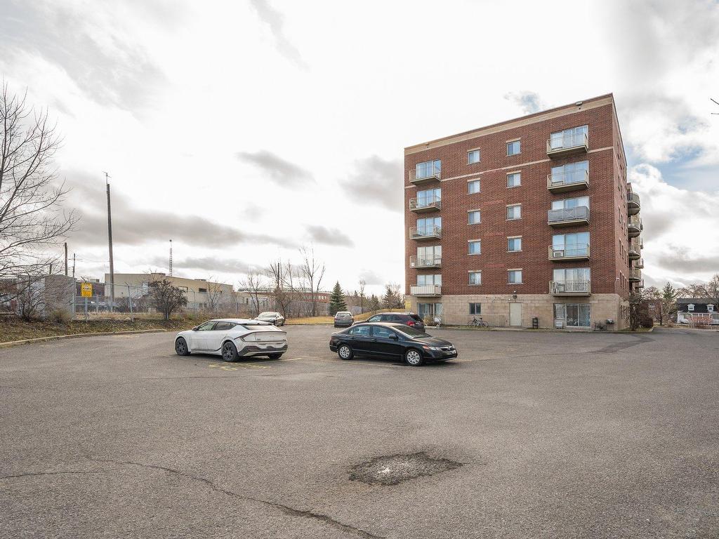 









445


Av. Ste-Croix

, 207,
Montréal (Saint-Laurent),




QC
H4L5P3

