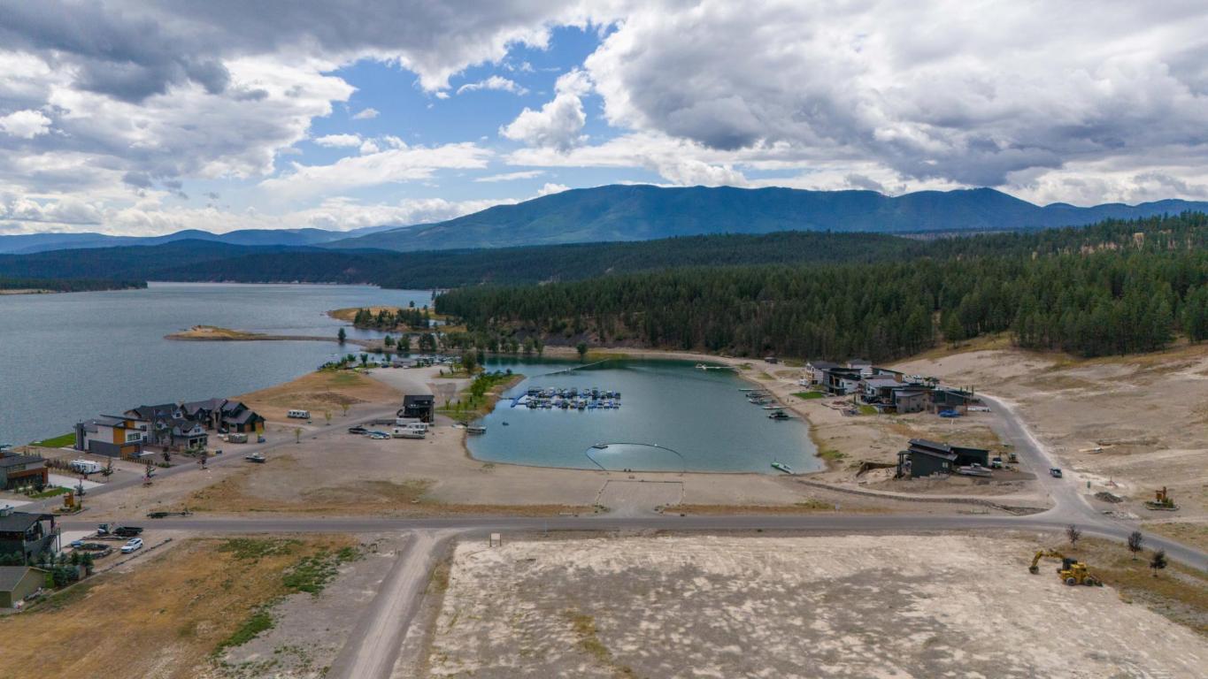 









1717


KOOCANUSA LAKE

Drive,
Koocanusa West,




BC
V0B 1T4


