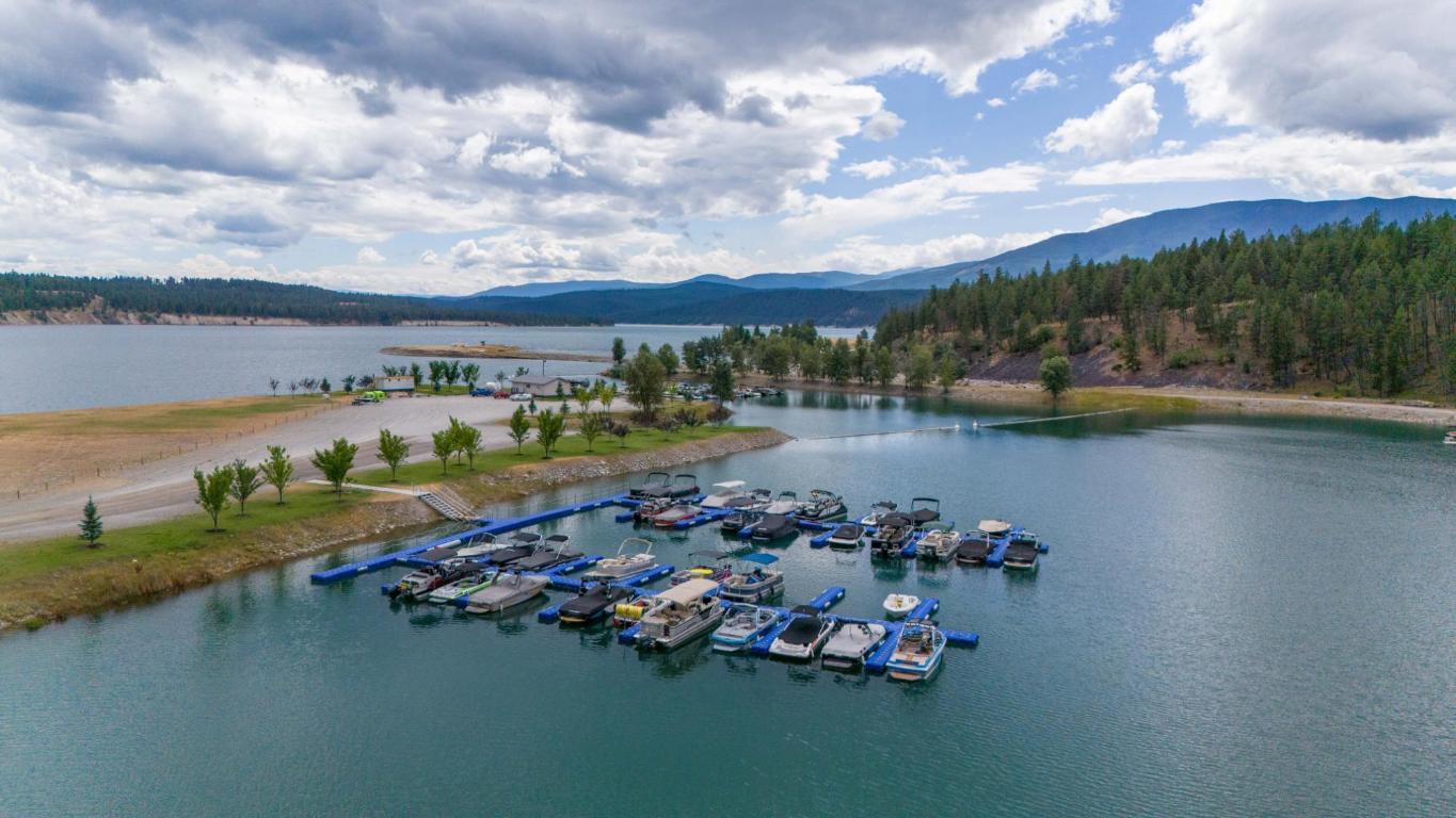 









1717


KOOCANUSA LAKE

Drive,
Koocanusa West,




BC
V0B 1T4

