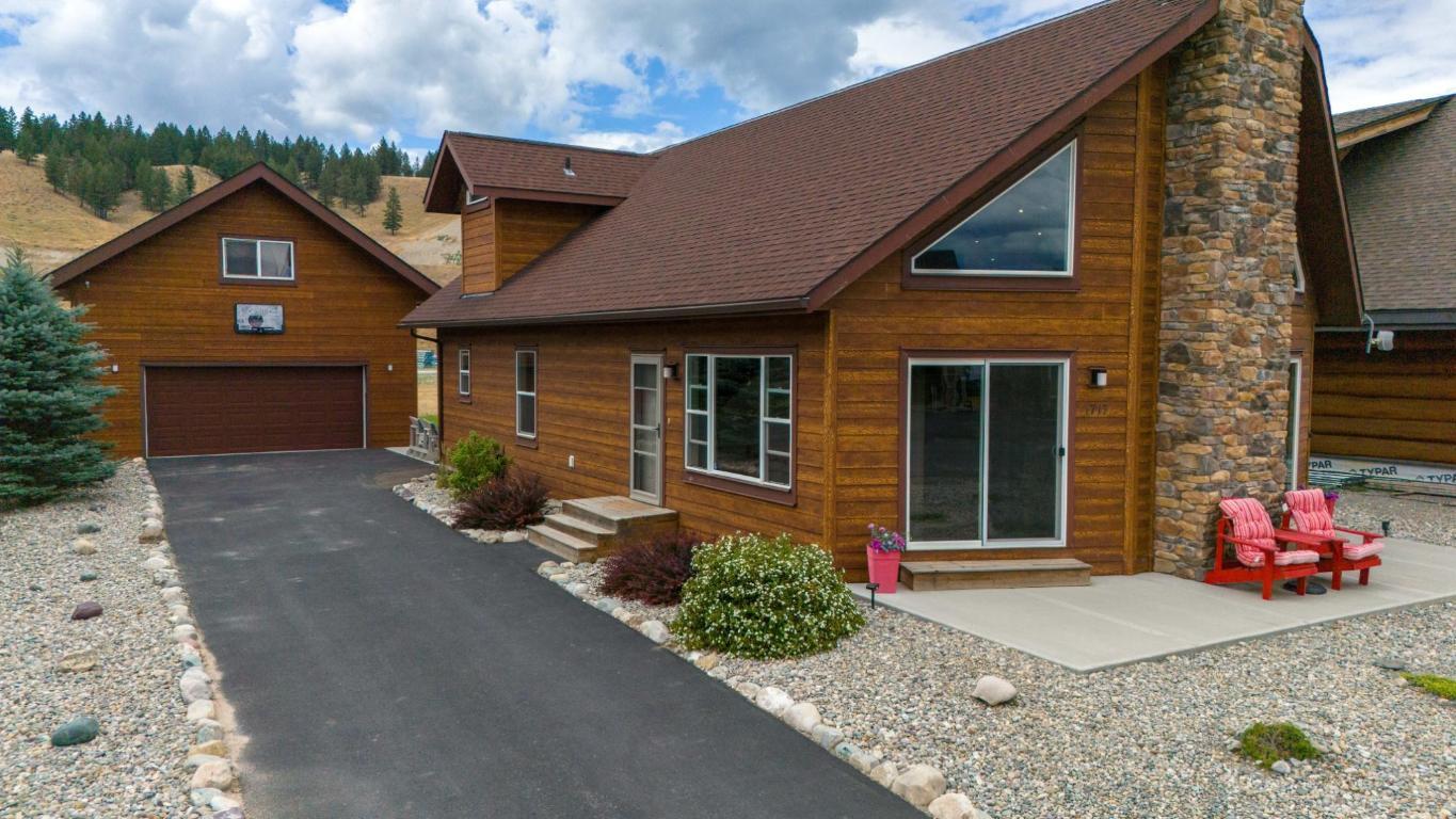 









1717


KOOCANUSA LAKE

Drive,
Koocanusa West,




BC
V0B 1T4

