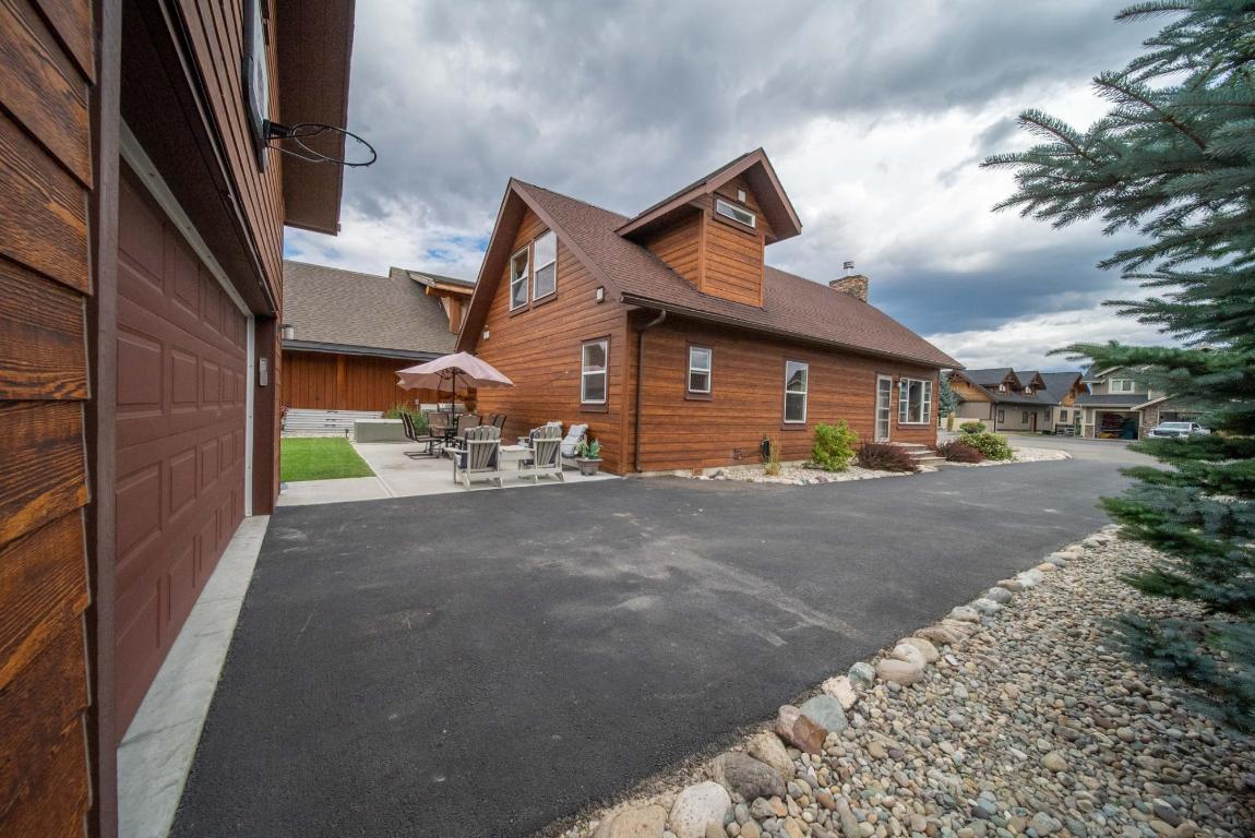 









1717


KOOCANUSA LAKE

Drive,
Koocanusa West,




BC
V0B 1T4

