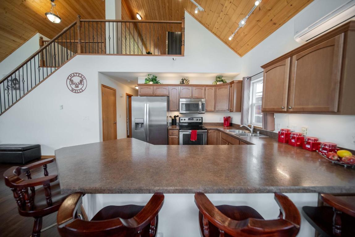 









1717


KOOCANUSA LAKE

Drive,
Koocanusa West,




BC
V0B 1T4

