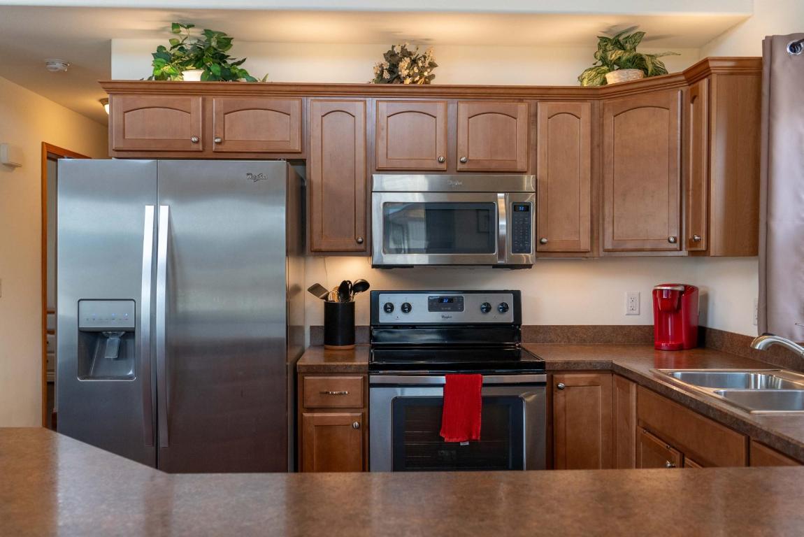 









1717


KOOCANUSA LAKE

Drive,
Koocanusa West,




BC
V0B 1T4

