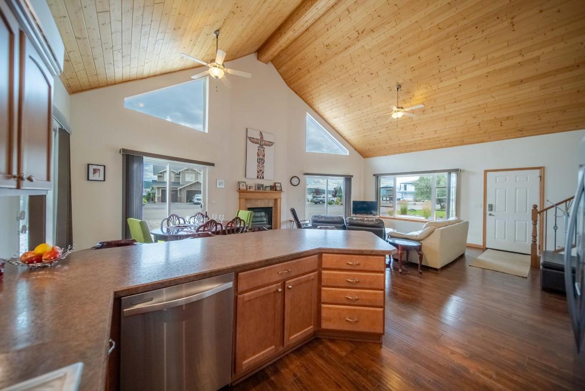 









1717


KOOCANUSA LAKE

Drive,
Koocanusa West,




BC
V0B 1T4

