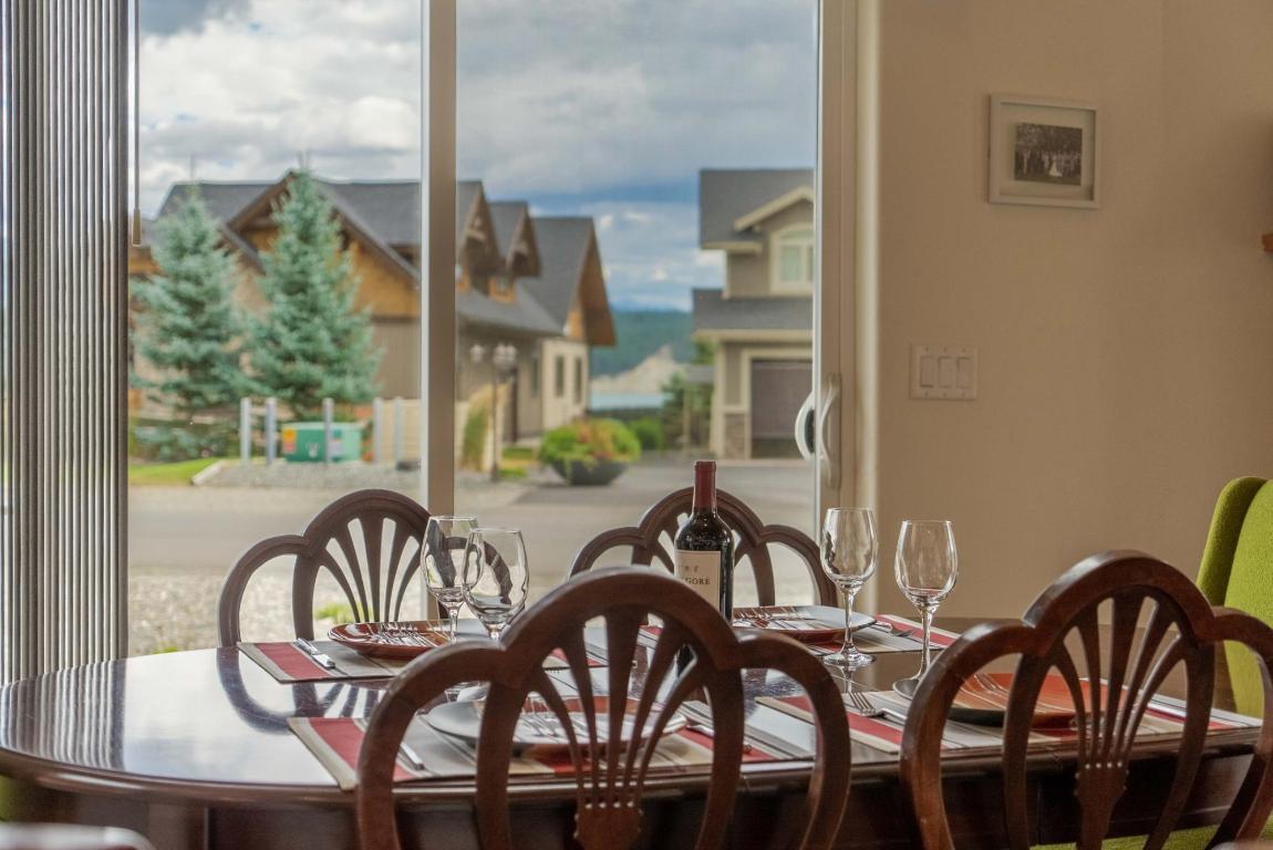 









1717


KOOCANUSA LAKE

Drive,
Koocanusa West,




BC
V0B 1T4

