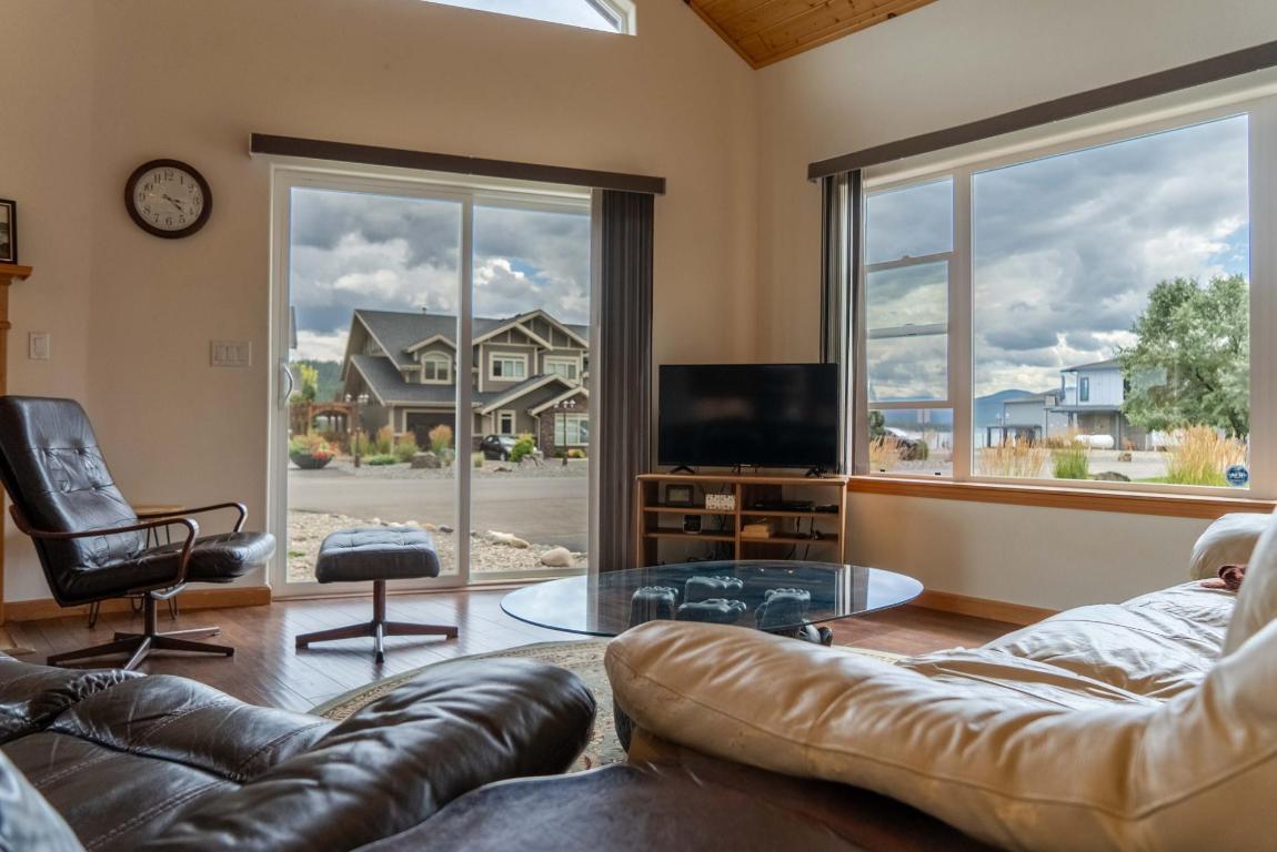 









1717


KOOCANUSA LAKE

Drive,
Koocanusa West,




BC
V0B 1T4

