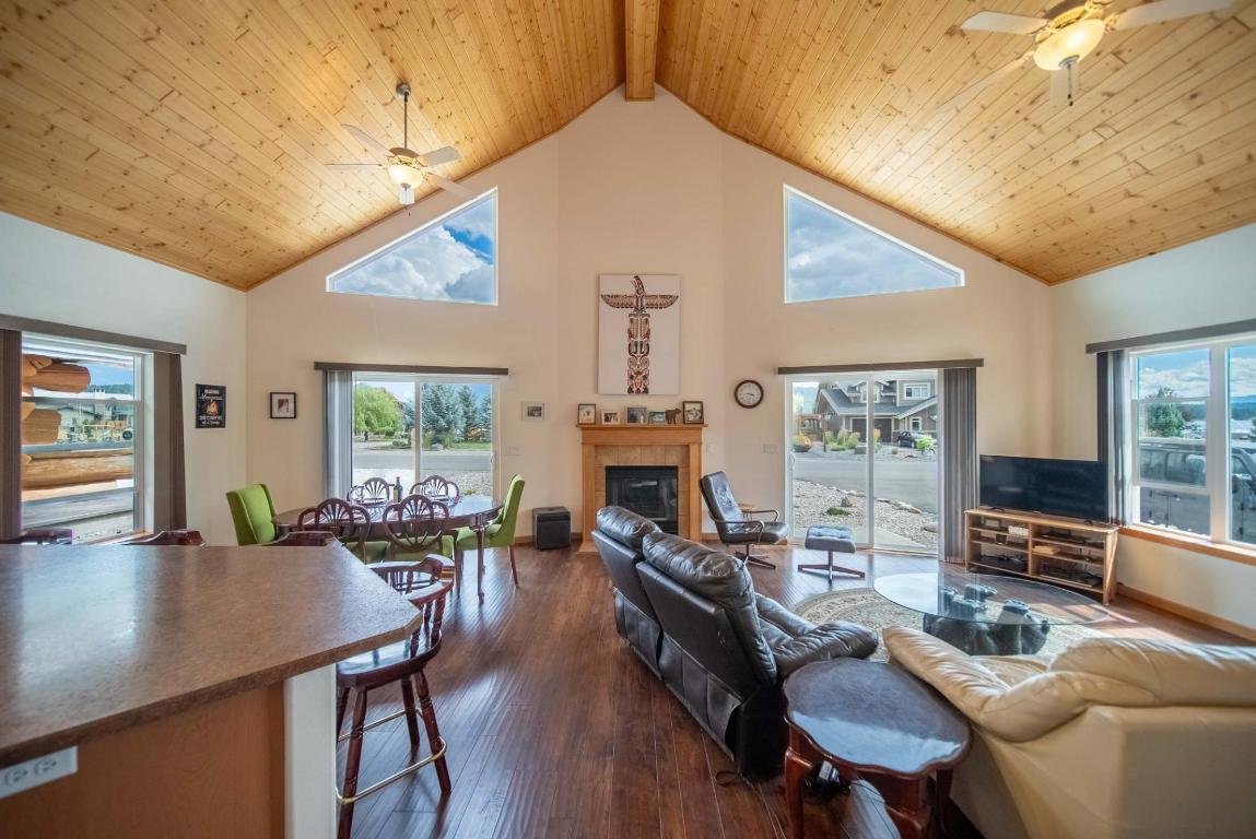 









1717


KOOCANUSA LAKE

Drive,
Koocanusa West,




BC
V0B 1T4

