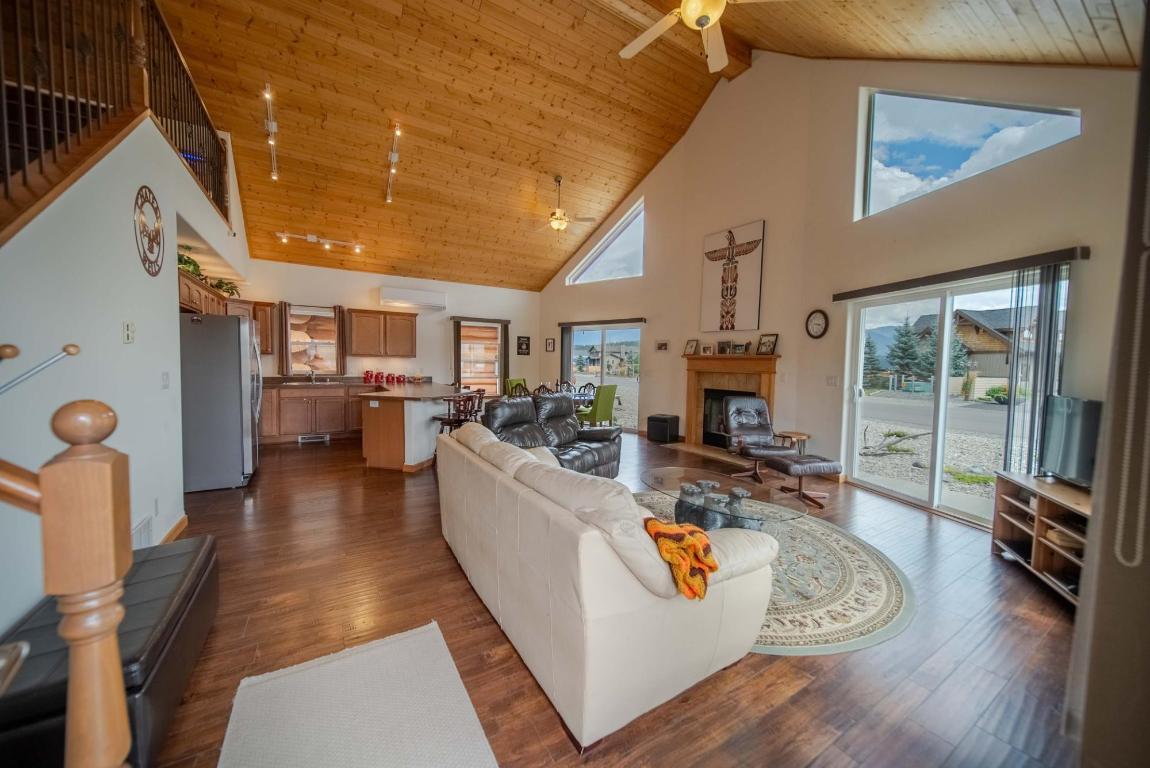 









1717


KOOCANUSA LAKE

Drive,
Koocanusa West,




BC
V0B 1T4

