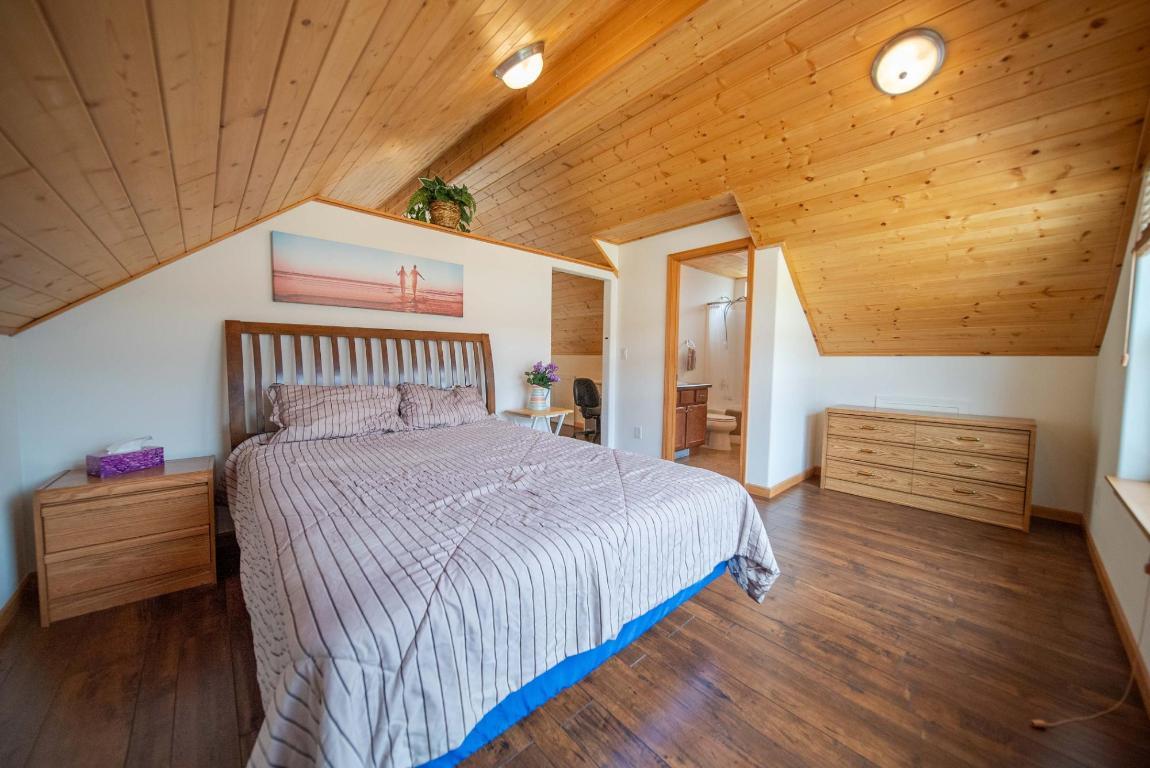 









1717


KOOCANUSA LAKE

Drive,
Koocanusa West,




BC
V0B 1T4

