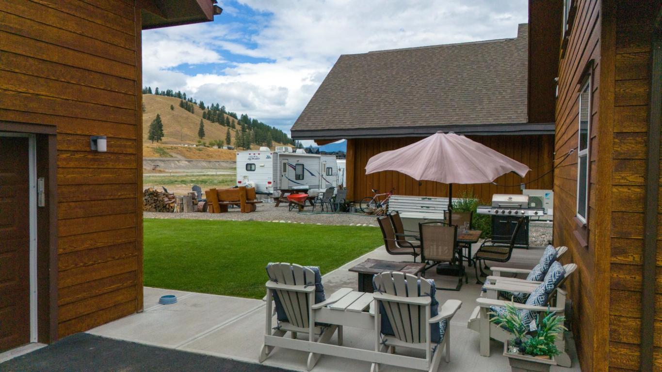 









1717


KOOCANUSA LAKE

Drive,
Koocanusa West,




BC
V0B 1T4

