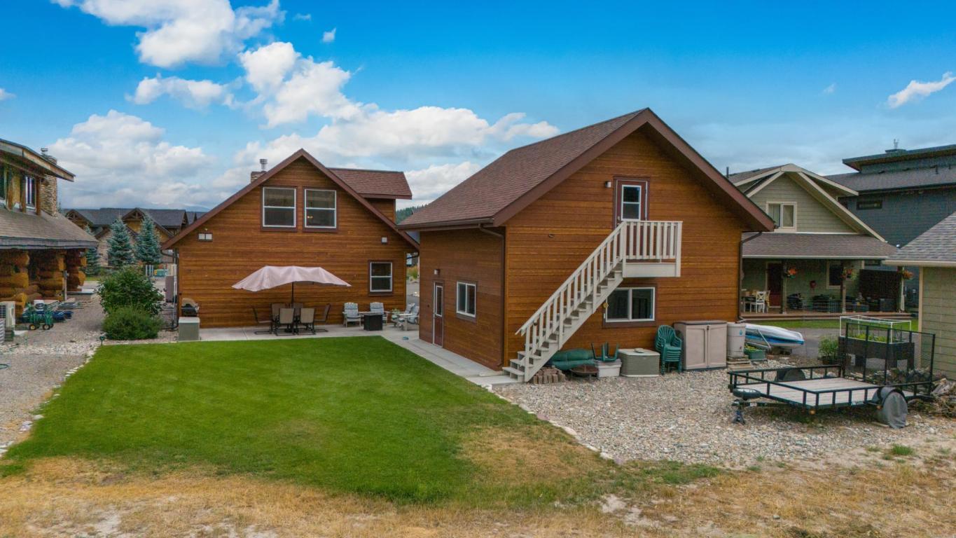 









1717


KOOCANUSA LAKE

Drive,
Koocanusa West,




BC
V0B 1T4

