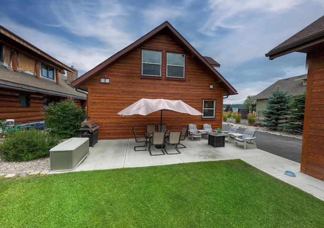









1717


KOOCANUSA LAKE

Drive,
Koocanusa West,




BC
V0B 1T4

