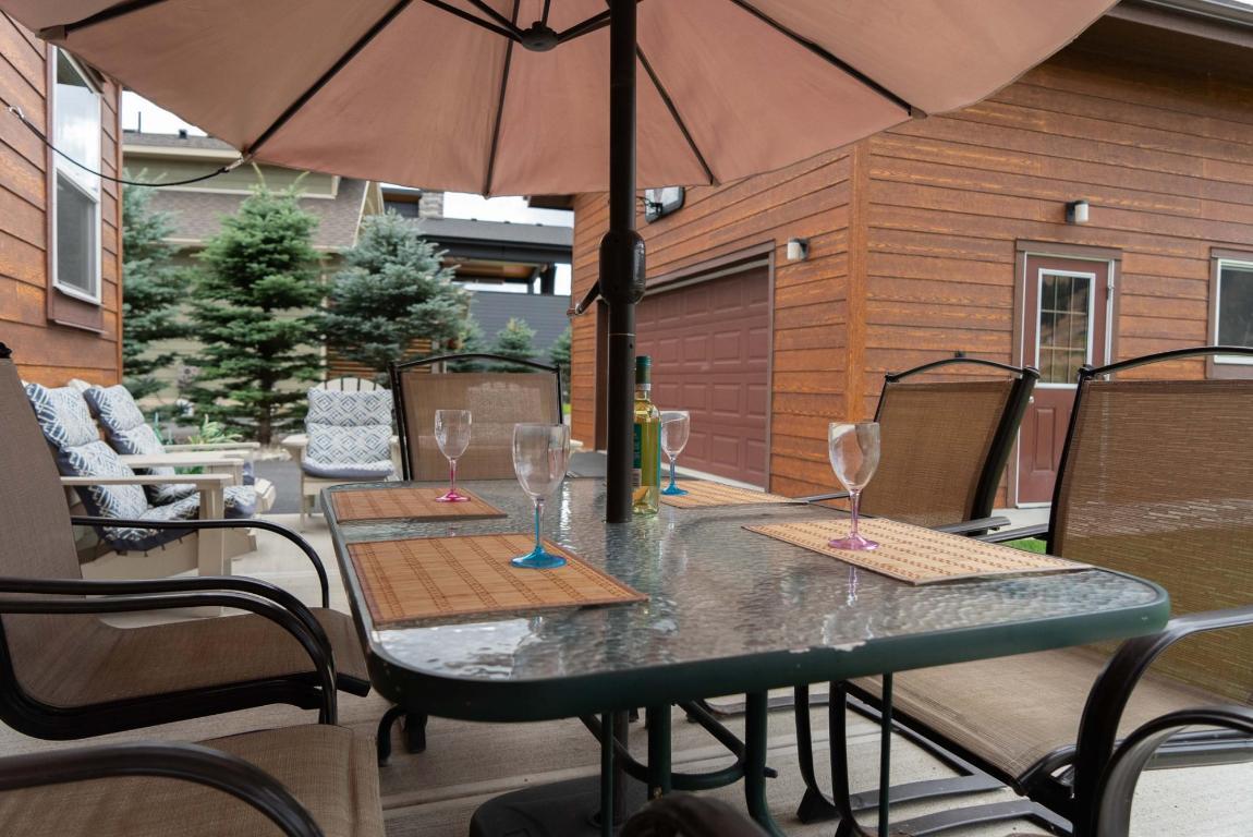 









1717


KOOCANUSA LAKE

Drive,
Koocanusa West,




BC
V0B 1T4

