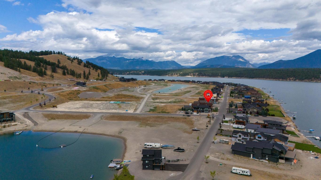 









1717


KOOCANUSA LAKE

Drive,
Koocanusa West,




BC
V0B 1T4

