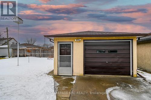 Detached garage with electricity and hoist