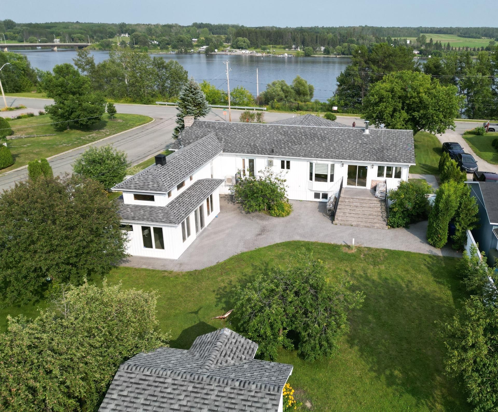 









118


Rue du Lac

,
Notre-Dame-du-Nord,




QC
J0Z3B0

