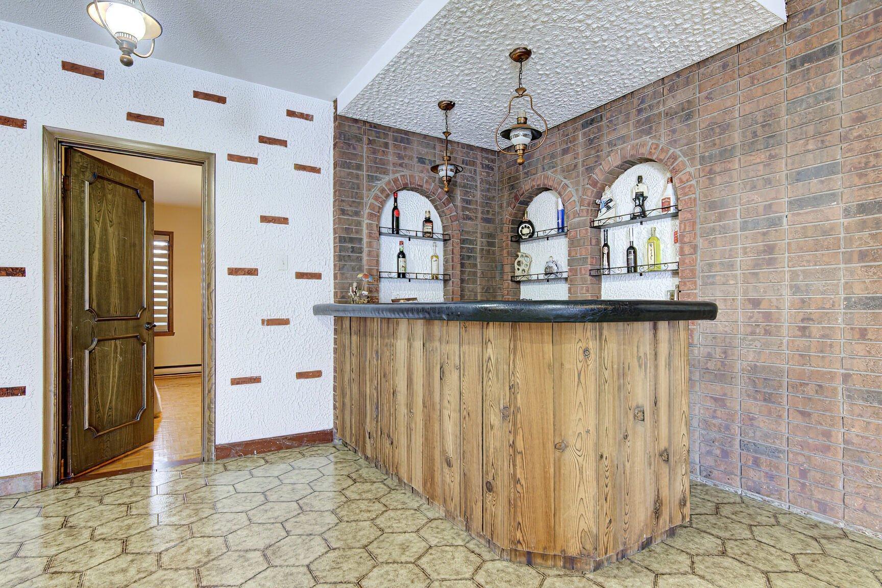 









12040


Rue Jasmin

,
Montréal (Ahuntsic-Cartierville),




QC
H4K1V7

