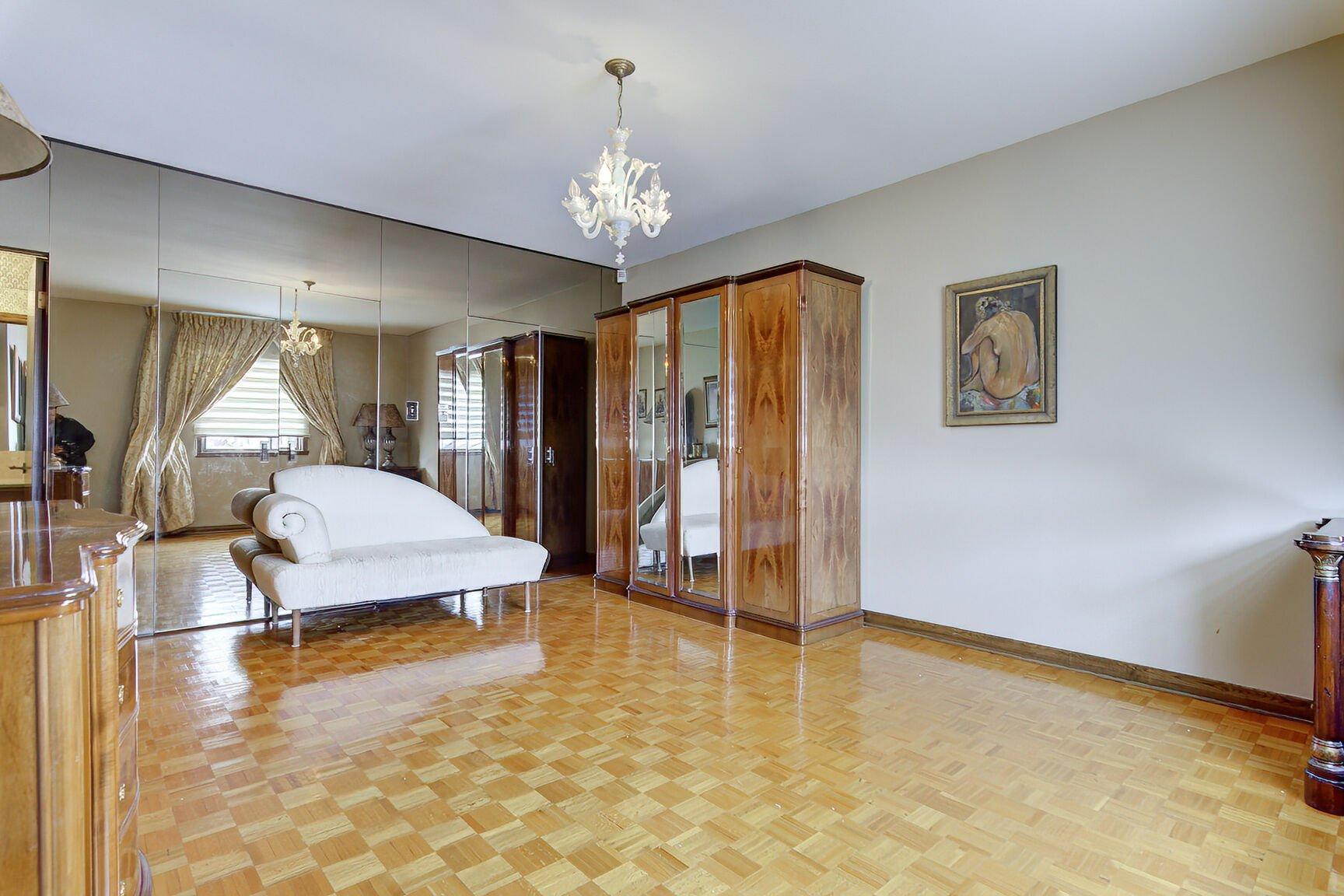 









12040


Rue Jasmin

,
Montréal (Ahuntsic-Cartierville),




QC
H4K1V7

