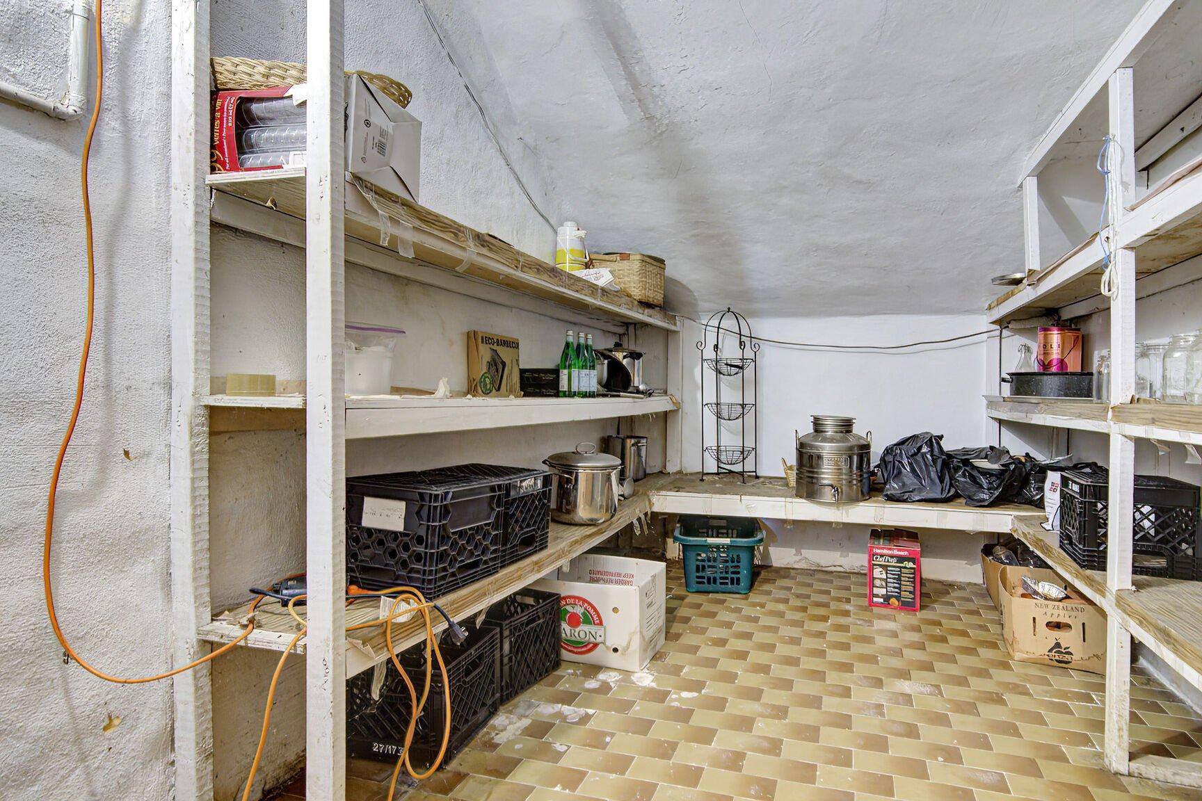 









12040


Rue Jasmin

,
Montréal (Ahuntsic-Cartierville),




QC
H4K1V7

