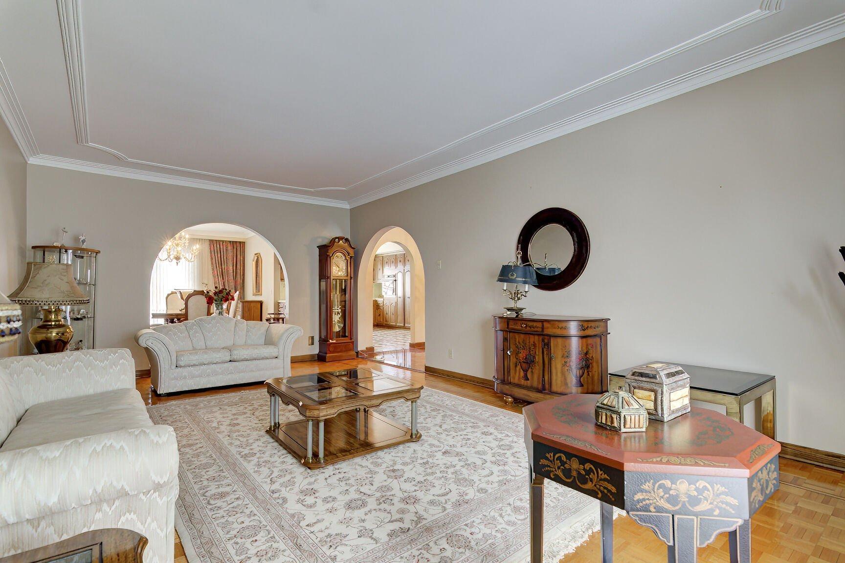 









12040


Rue Jasmin

,
Montréal (Ahuntsic-Cartierville),




QC
H4K1V7

