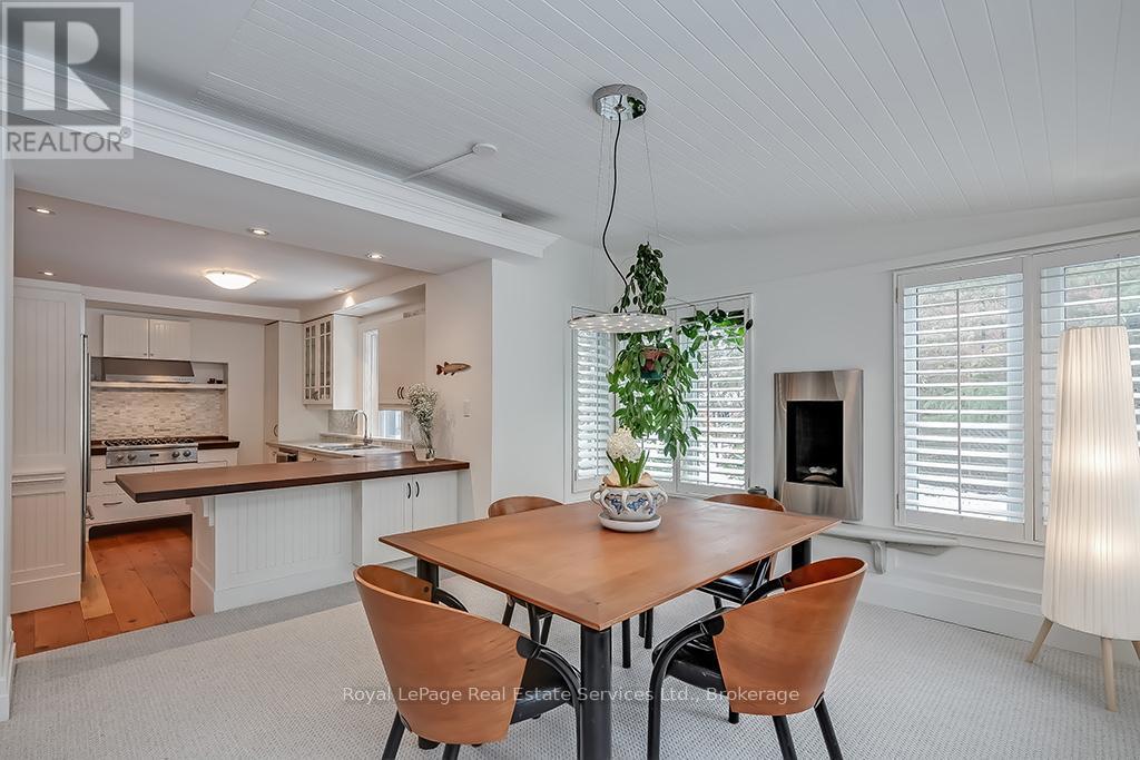 












247 TRAFALGAR ROAD

,
Oakville (OO Old Oakville),




Ontario
L6J3H1

